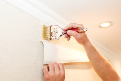 Pose de papier peint à Cailhau — revêtements muraux et toiles de verre